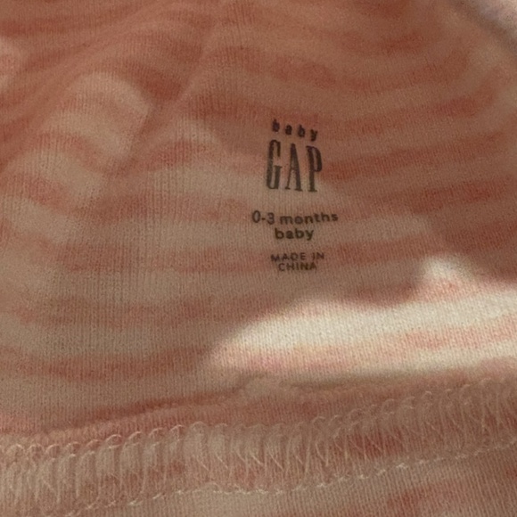 Gap baby first favorite stripe bear hats 0-3 months, set of 2 - Picture 4 of 15